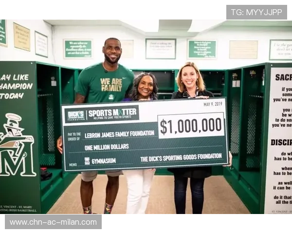 詹姆斯宣布与学校合作推广体育教育项目