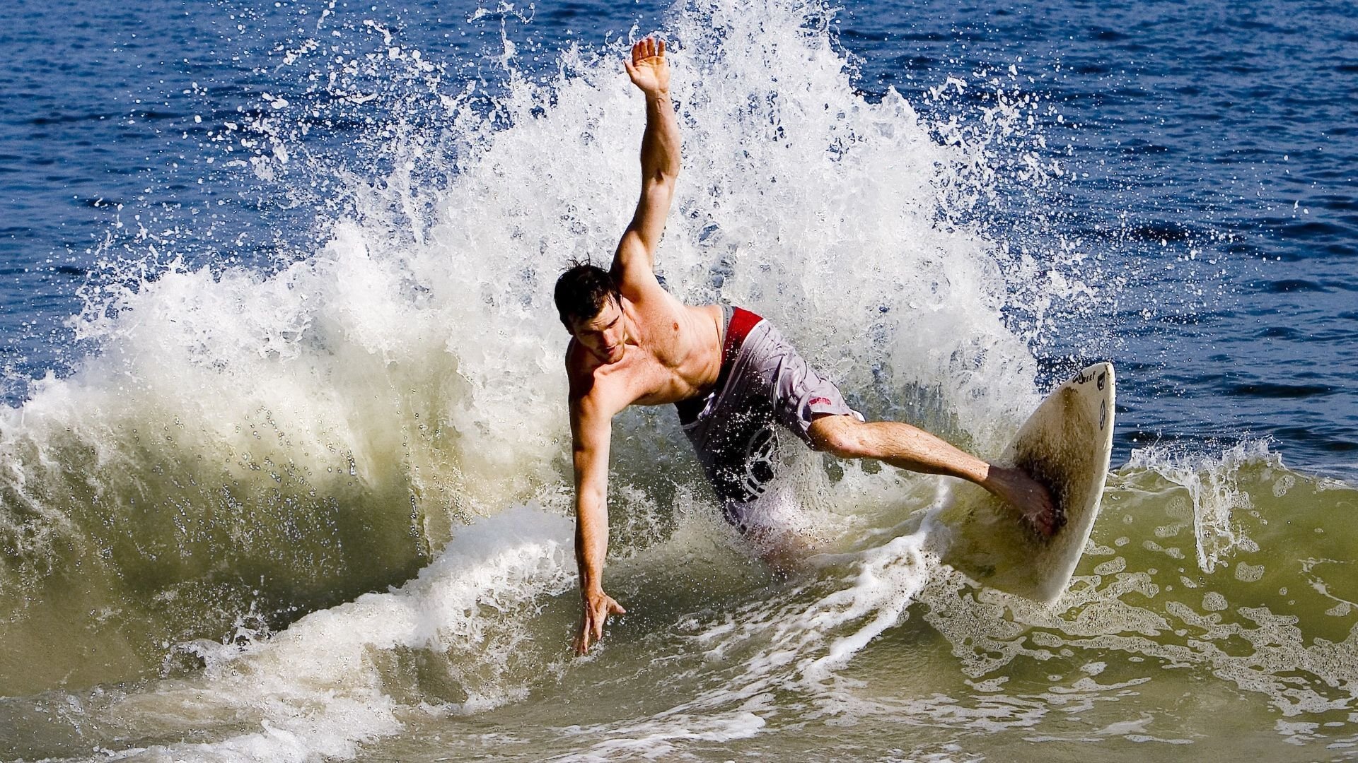 体育新闻中心上线智能体育舆情实时分析平台，体育新闻网站推荐